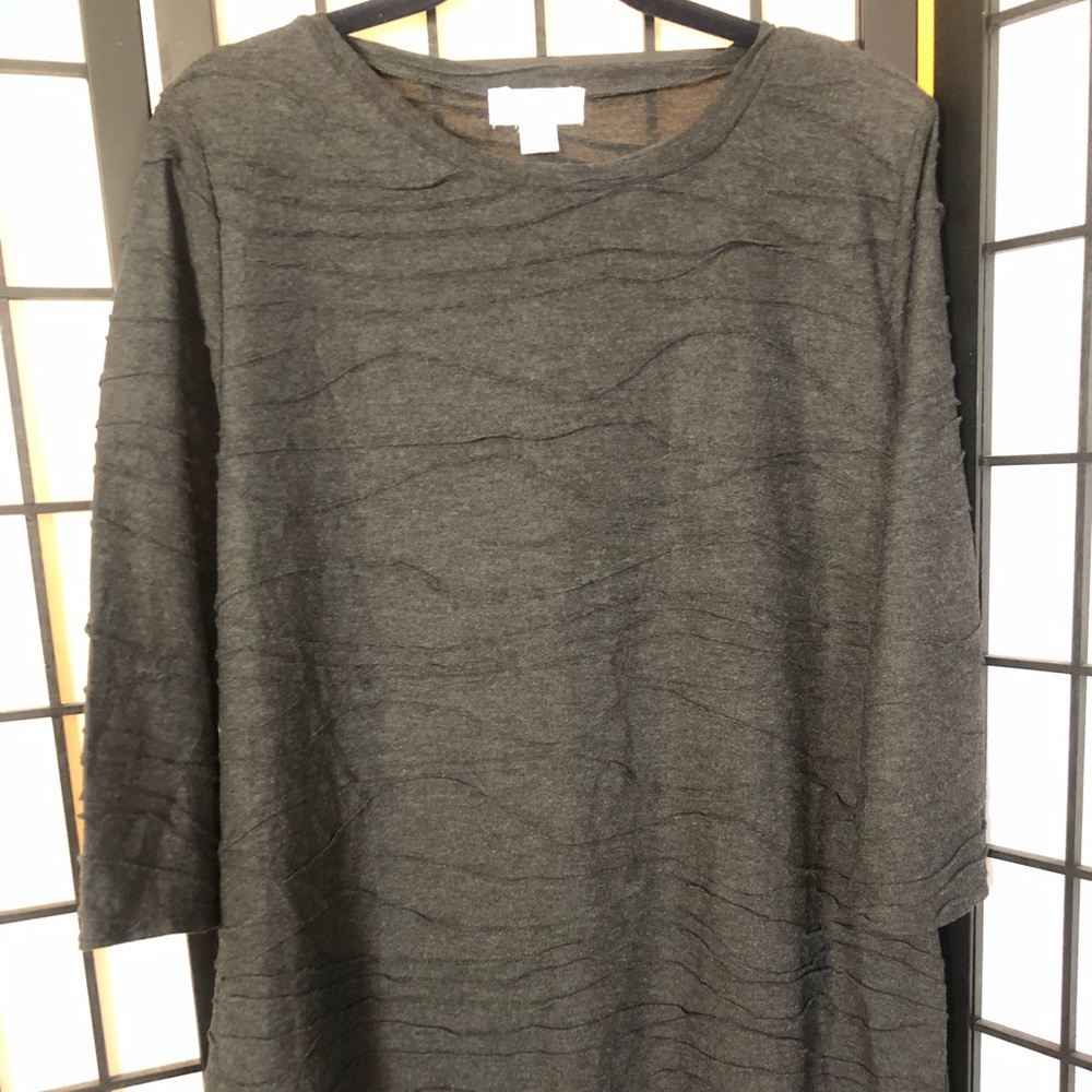 Grey quarter sleeve top. Good condition